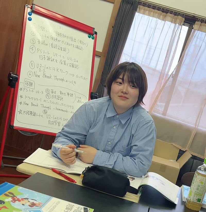 代表　石川 朋子